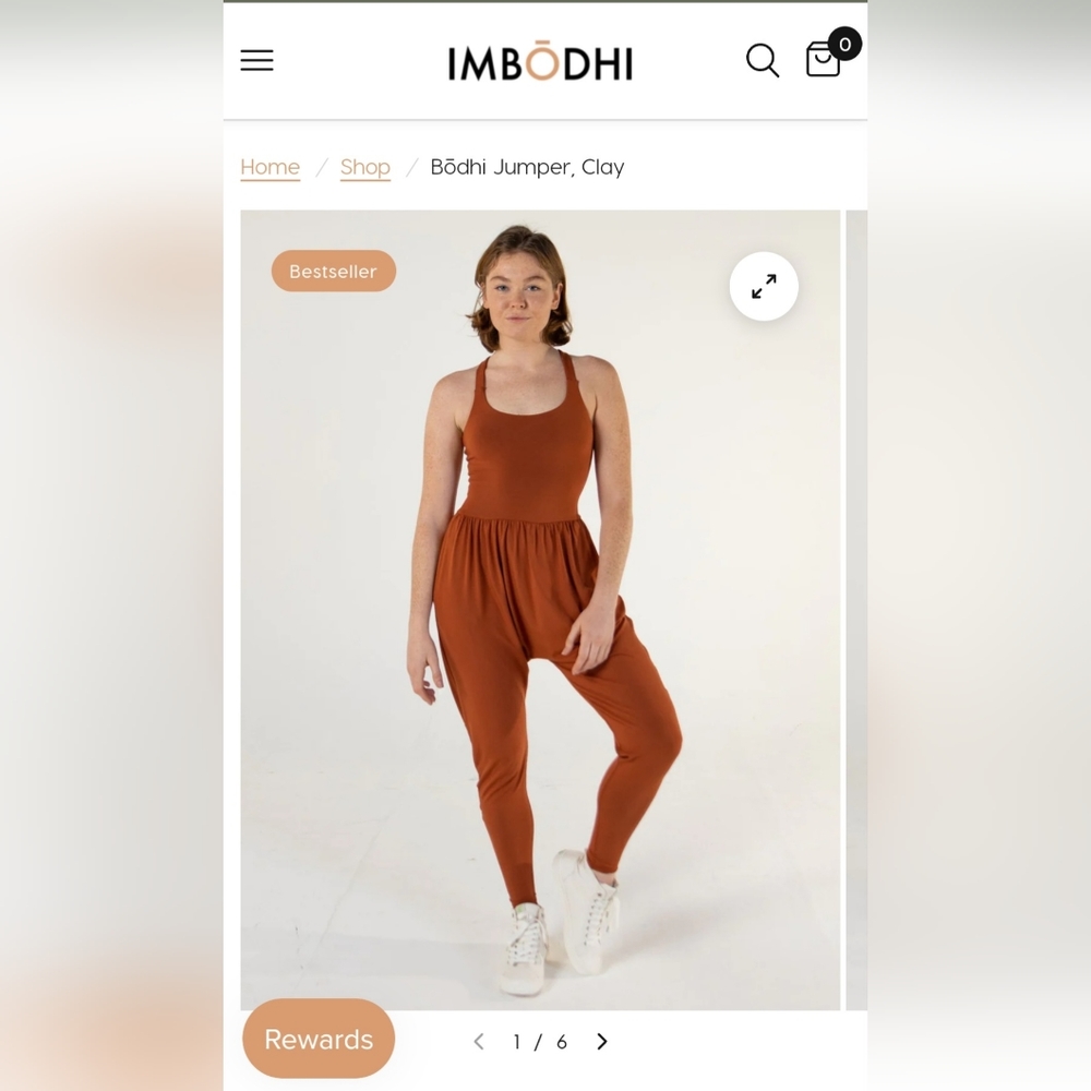 ISO (Imbodhi) I'm looking for a size medium, please. Thank you! 🙂